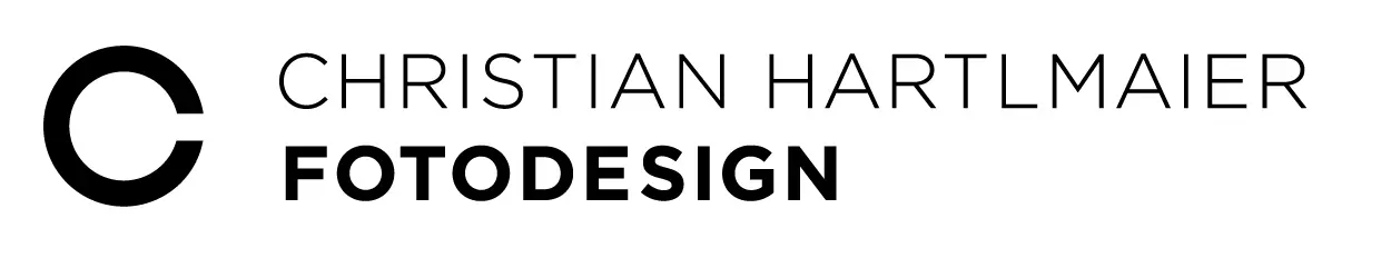 Logo von Christian Hartlmaier Fotodesign in modernem Schwarz-Weiß Design